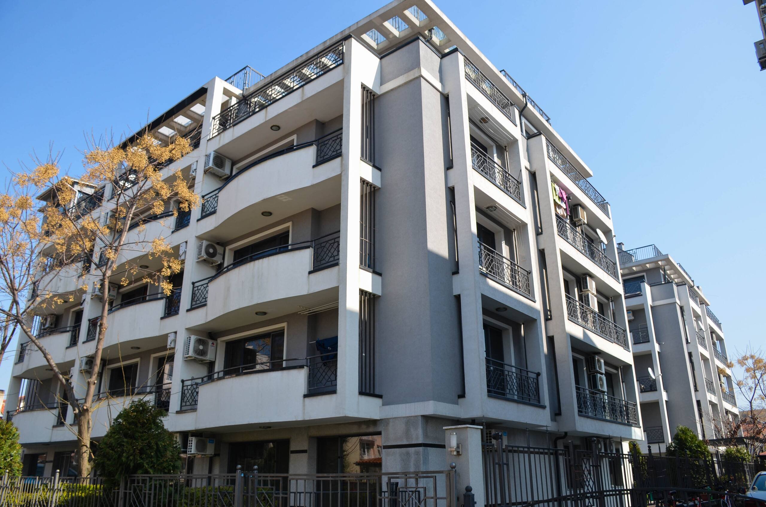 Night Breeze Apartment