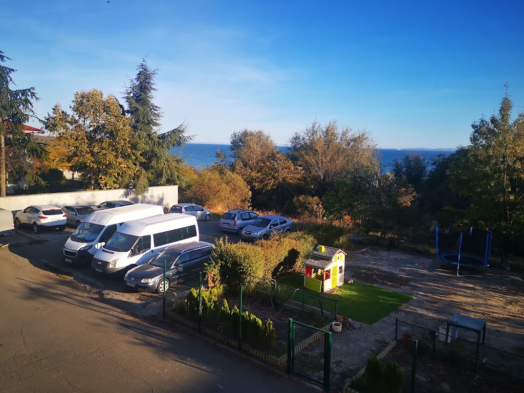 Hotel Lazuren Briag